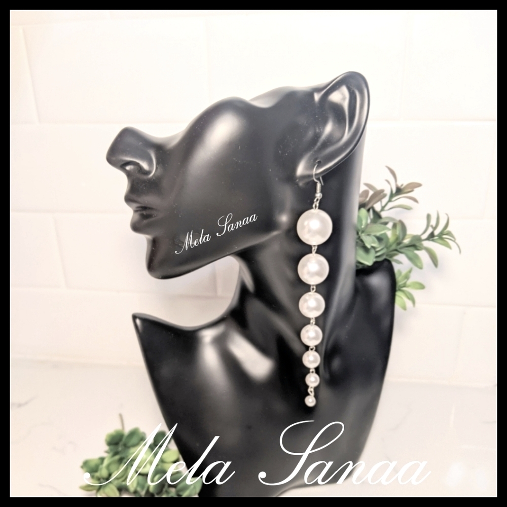 💎4/$20- Stunning Peal Drop Earrings🍒 - Picture 2 of 4